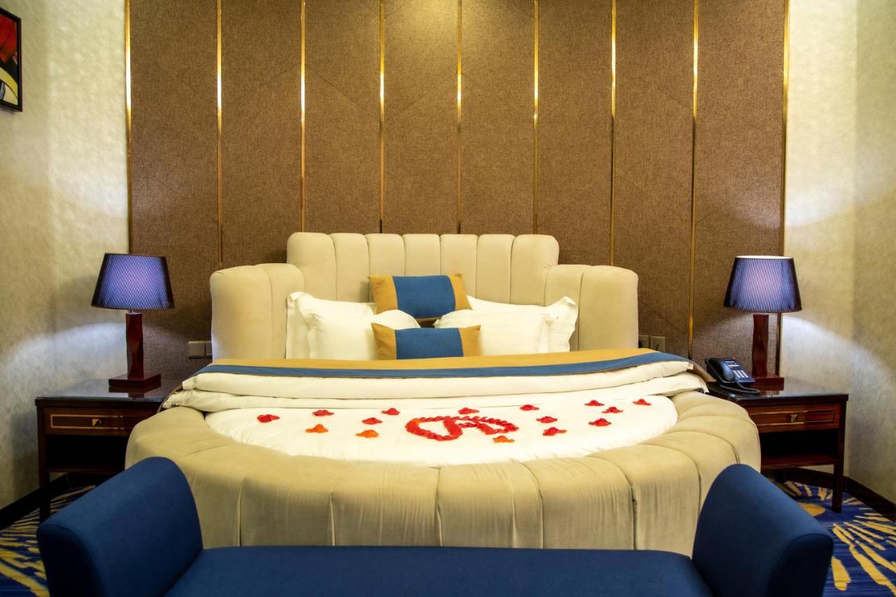 فندق هوليداي الخليج الرياض - Holiday Al Khaleej Hotel Eksteriør billede